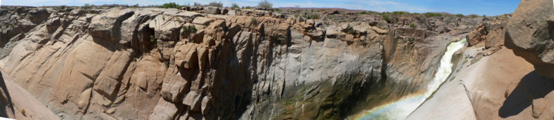 Click here for a Panorama of the magnificant Augrabies falls on the Orange River near the border with Namibia
