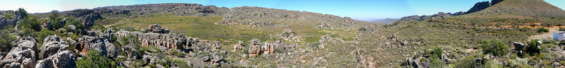 Click here for a panorama from the summit of the Pakhuis Pass
