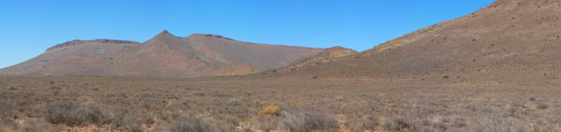 View from the Route 63 en-route from Victoria West to Graaf Reinet